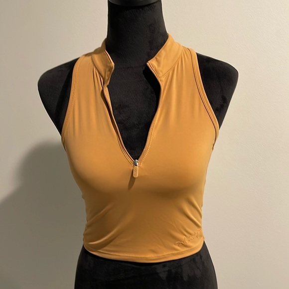 Alphalete Tops - Alphalete tank top zip front